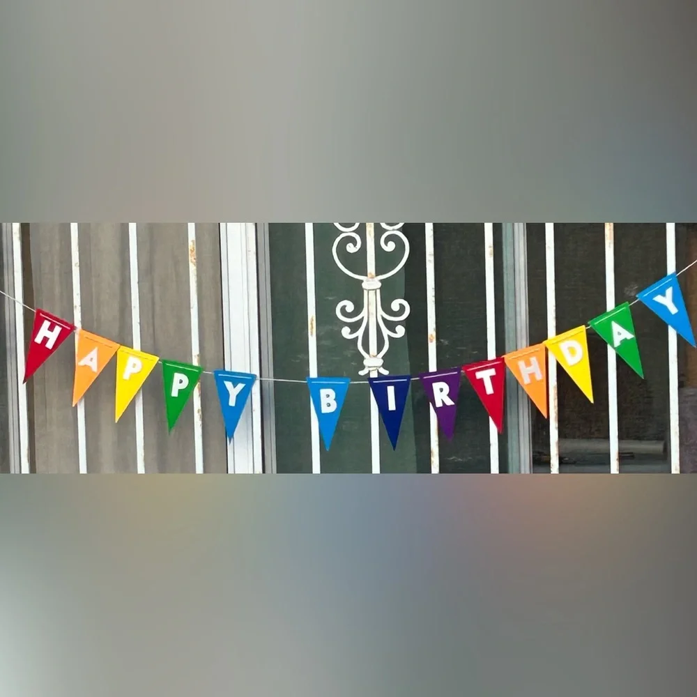 Hawaiian Party favors and happy birthday banner